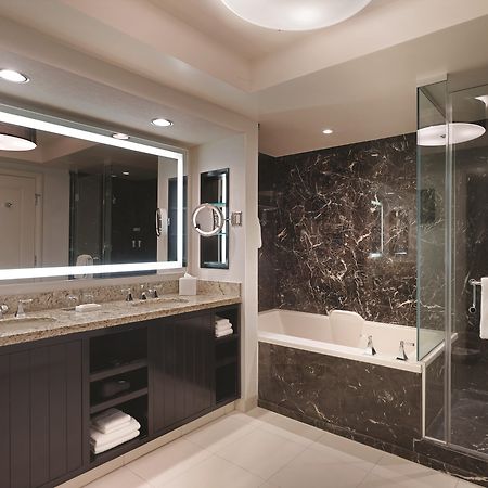 The W Las Vegas At Mandalay Bay By Suiteness Exterior photo