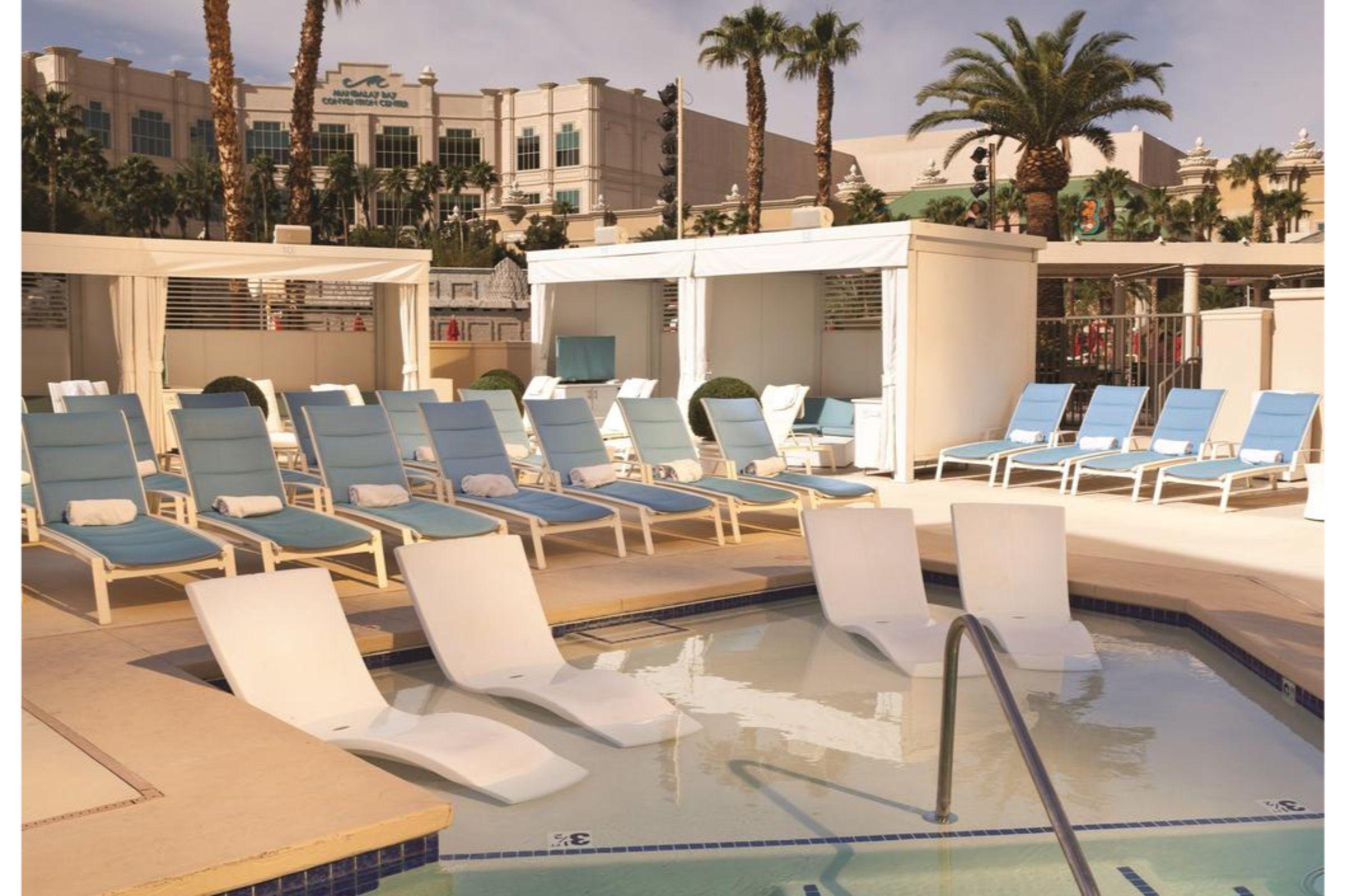 The W Las Vegas At Mandalay Bay By Suiteness Exterior photo