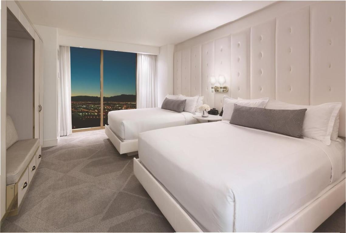 The W Las Vegas At Mandalay Bay By Suiteness Room photo