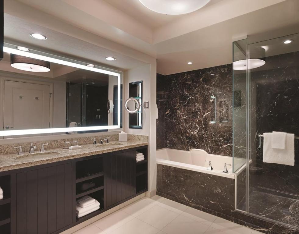 The W Las Vegas At Mandalay Bay By Suiteness Room photo