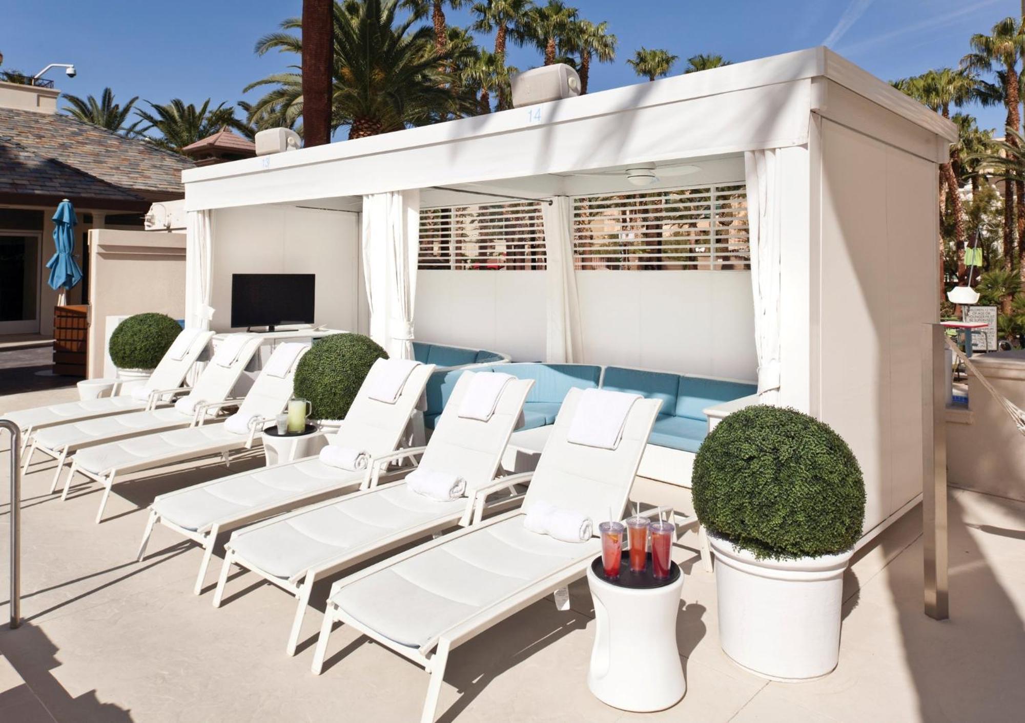 The W Las Vegas At Mandalay Bay By Suiteness Exterior photo