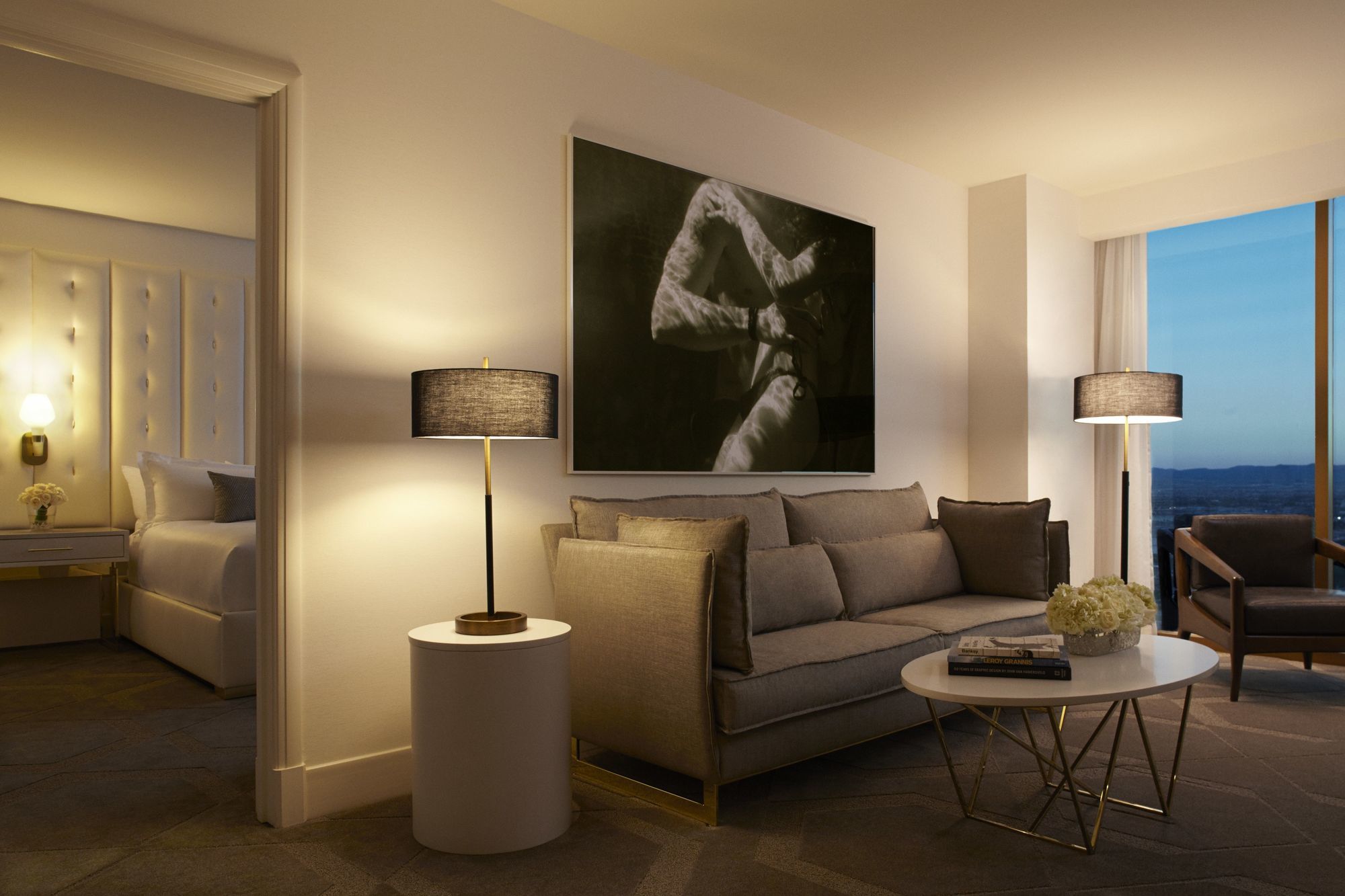 The W Las Vegas At Mandalay Bay By Suiteness Exterior photo